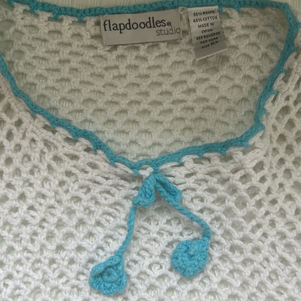 Little girl size  6X crochet poncho cottagecore boho floral sweet white blue - Picture 9 of 12